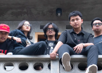 Kwintet shoegazer asal Malang, Shallow Bloom