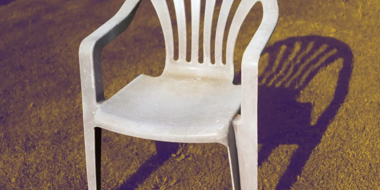 ilustrasi kursi plastik monobloc.