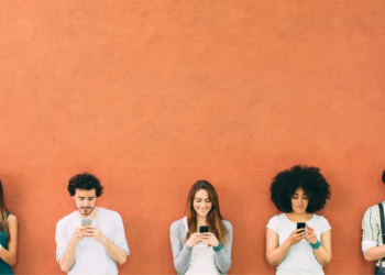 Miskomunikasi dalam Texting, Apa Iya Cewek Lebih Sering Salah Paham?